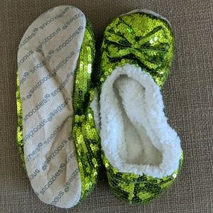 Snoozies slipper socks